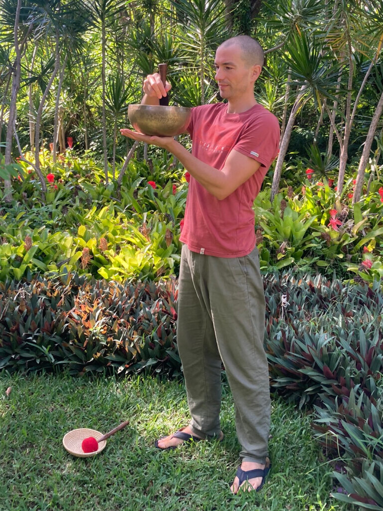 SonnoZ - Saint-Leu La Réunion - profil bols chantants bols tibétains